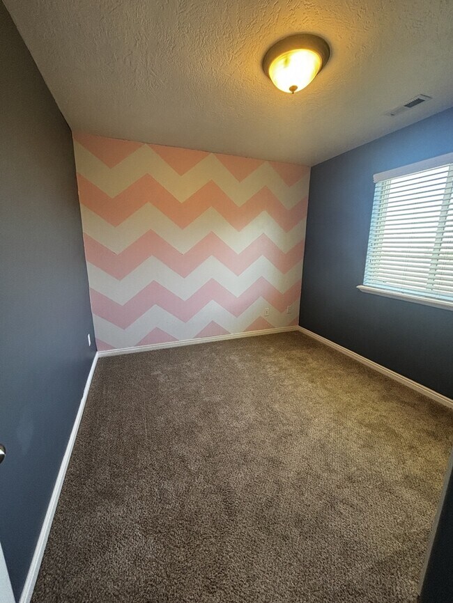 Building Photo - Single Family Home- Eagle Mountain City Center