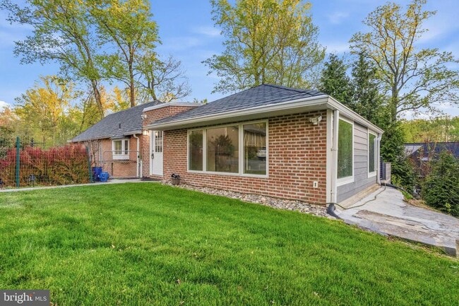 Building Photo - 9416 Holbrook Ln