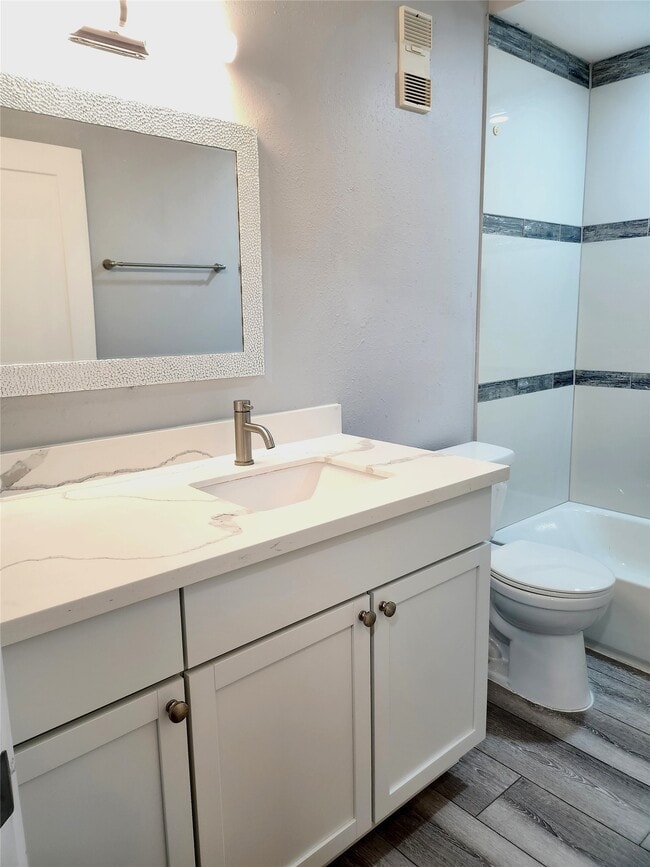 Building Photo - 6500 Harbor Town Dr