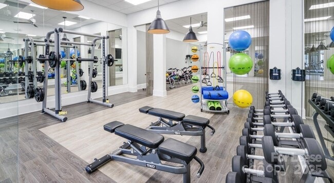 Building Photo - 14325 Plantation Park Blvd