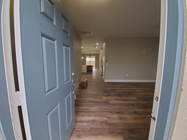 Building Photo - 801 Jade Forest Ave