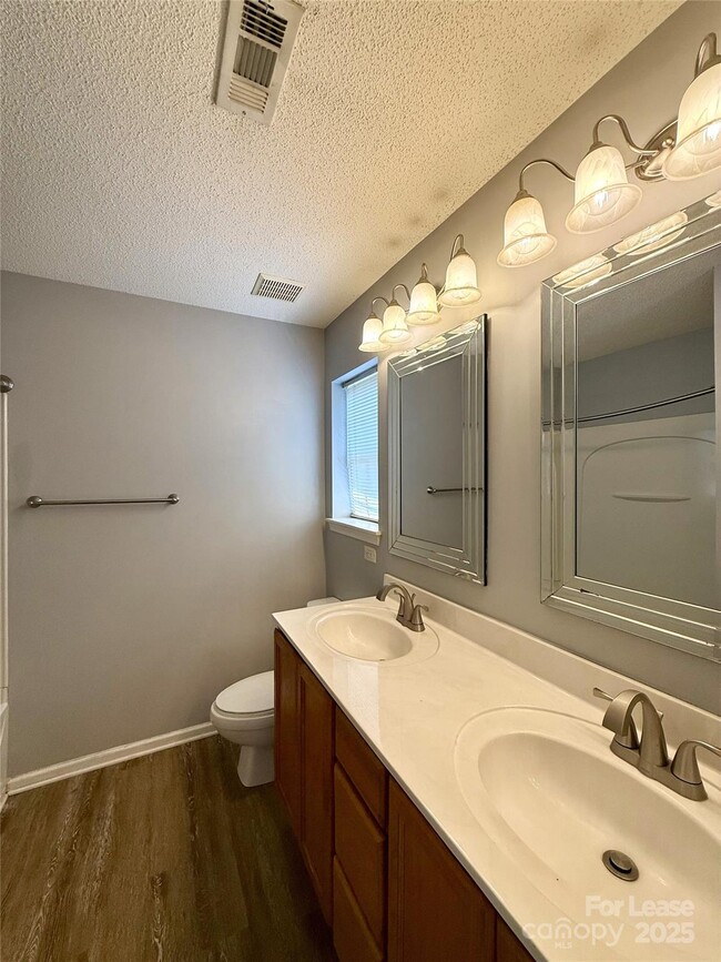 Building Photo - 10879 Holly Ridge Blvd