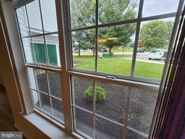 Building Photo - 2029 Windsong Dr