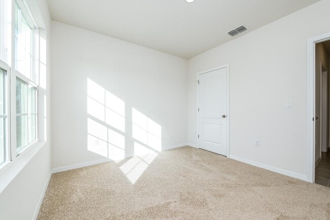 Building Photo - 194 Birch Tree Pl