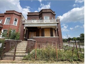 Building Photo - 7255 S Yale Ave