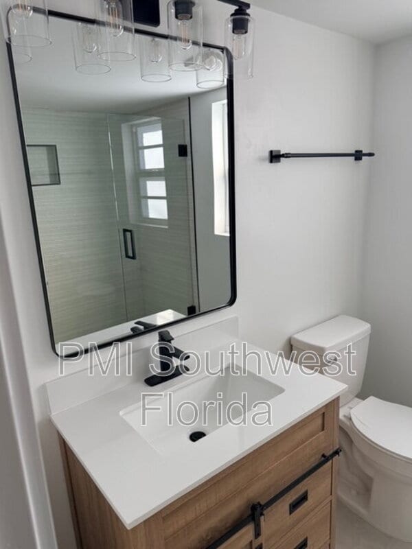 Building Photo - 5039 N Beach Rd