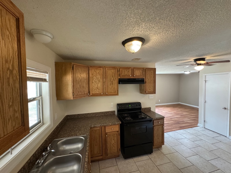 Building Photo - 4187 Falcon Dr
