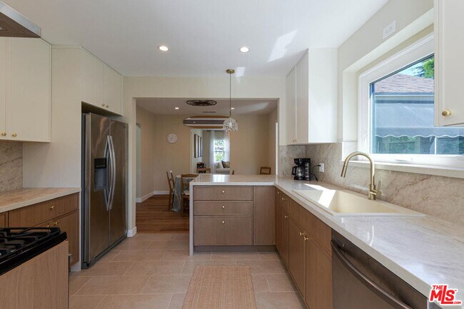 Building Photo - 4147 Marcasel Ave