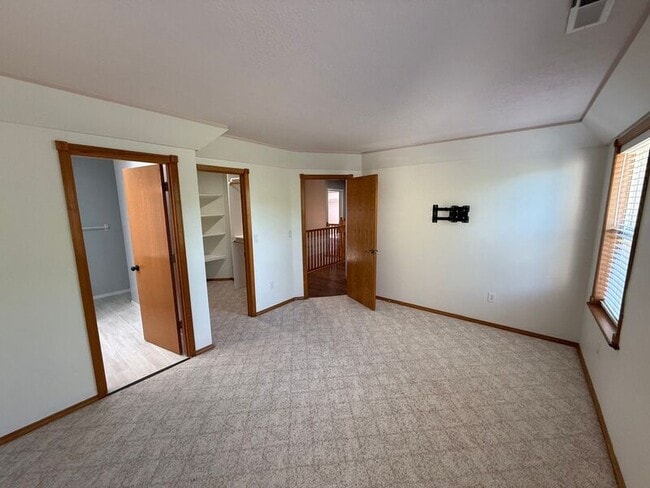 Building Photo - 757 Sphinx Ct NE