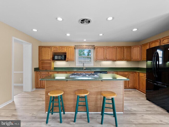 Building Photo - 404 S George Mason Dr