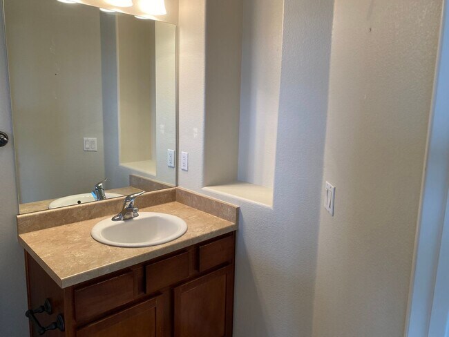 Building Photo - Large garage with attached spacious 2 bedroom townhome