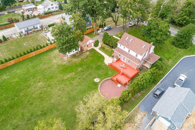 Building Photo - 338 Buckelew Ave