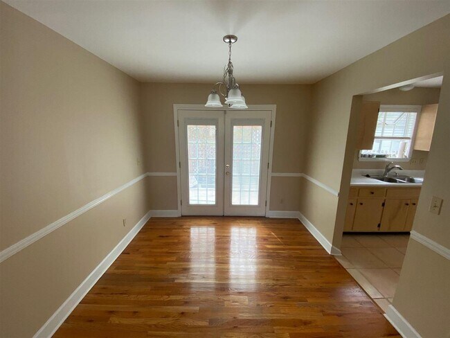 Building Photo - 2601 Cotuit Ln