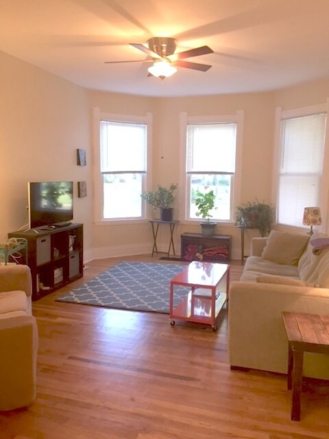 Primary Photo - 622 Park Ave