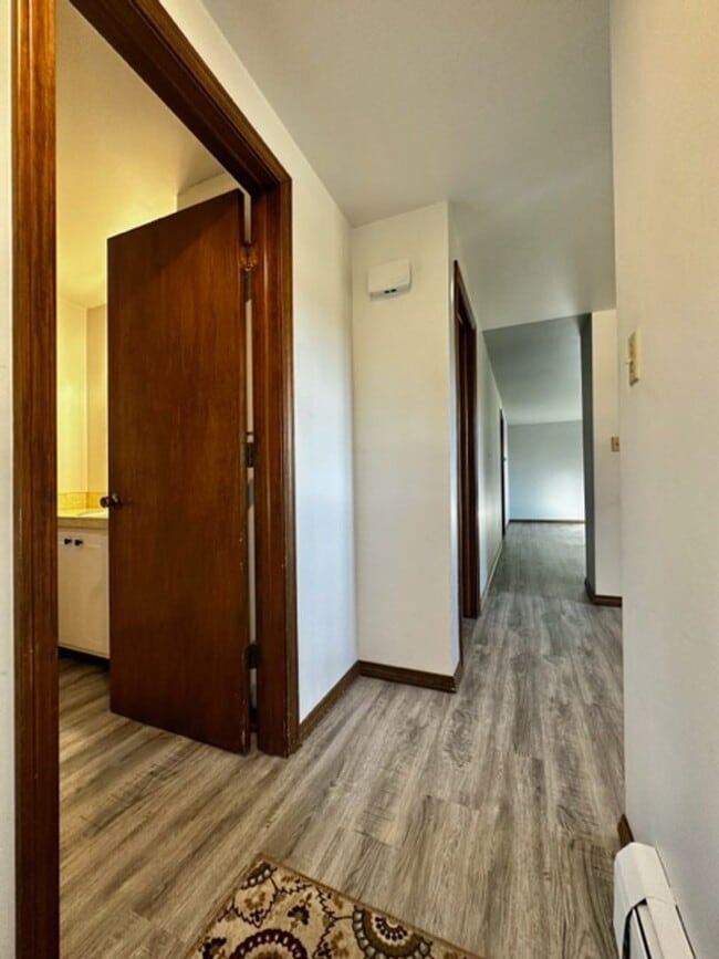 Building Photo - 2202 Sunny Ln