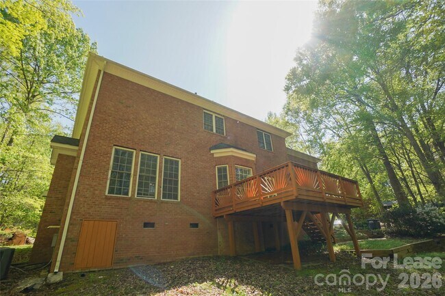 Building Photo - 3552 Weddington Oaks Dr