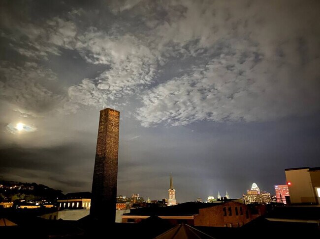 Building Photo - 2426 Goose Alley