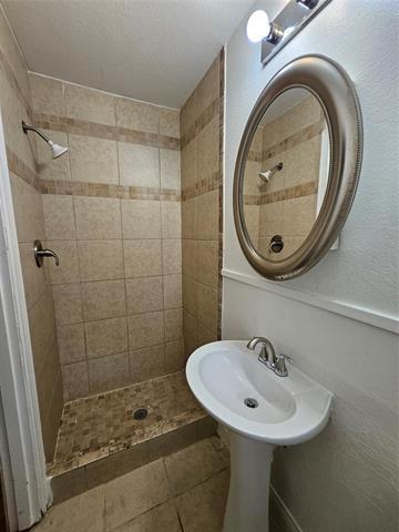 Building Photo - 541 S Mockingbird Ln