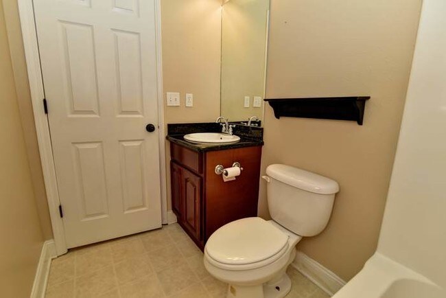 Building Photo - 719 42nd Ave