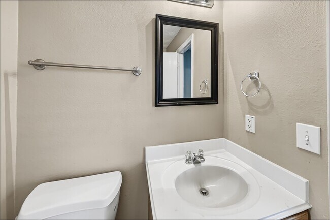 Building Photo - 5010 Deer Path Dr