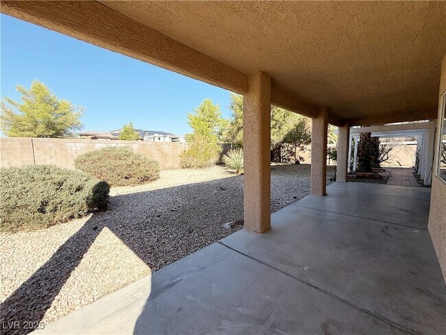Building Photo - 7761 Locke Haven Dr