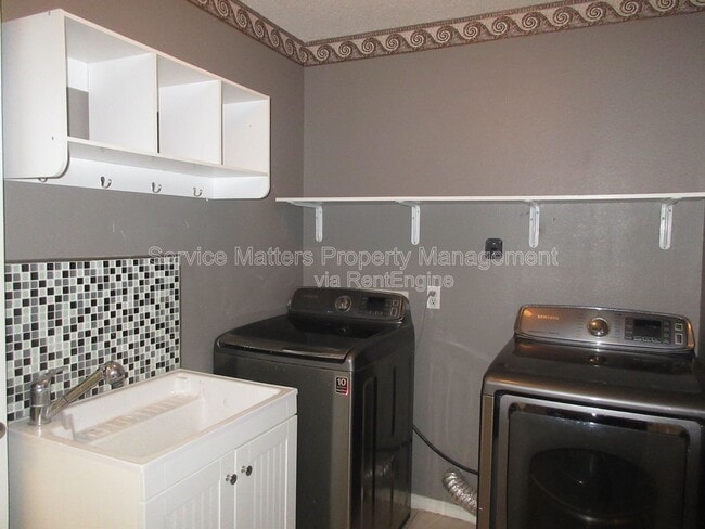 Building Photo - 6598 Starboard Dr