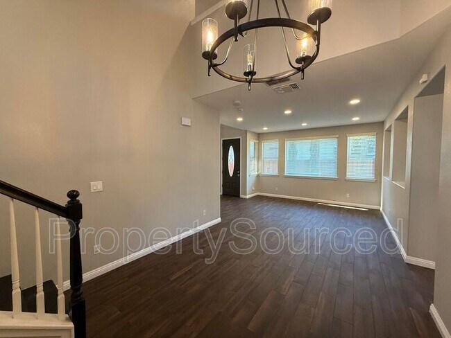 Building Photo - 16615 English Country Trail