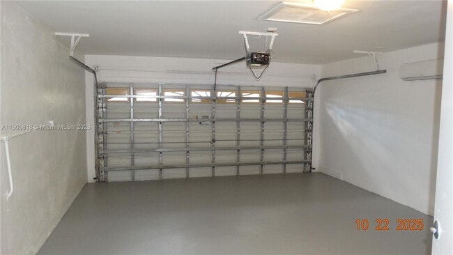 Building Photo - 219 SE 8th St