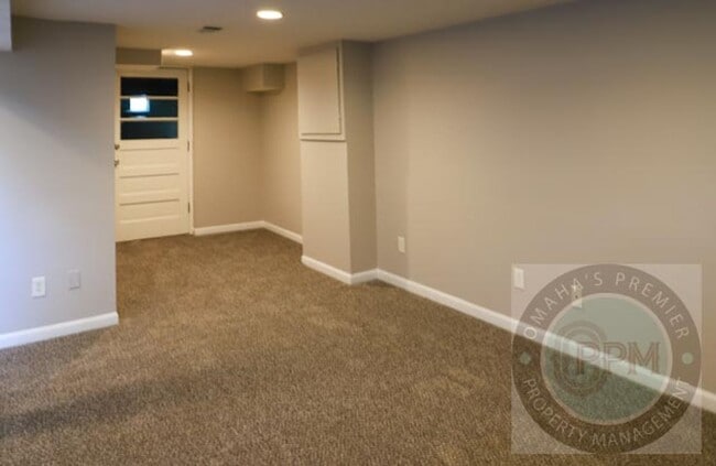 Building Photo - Move In Special  $600.00 off the Deposit!!...