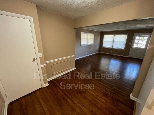 Building Photo - 921 Millikin St