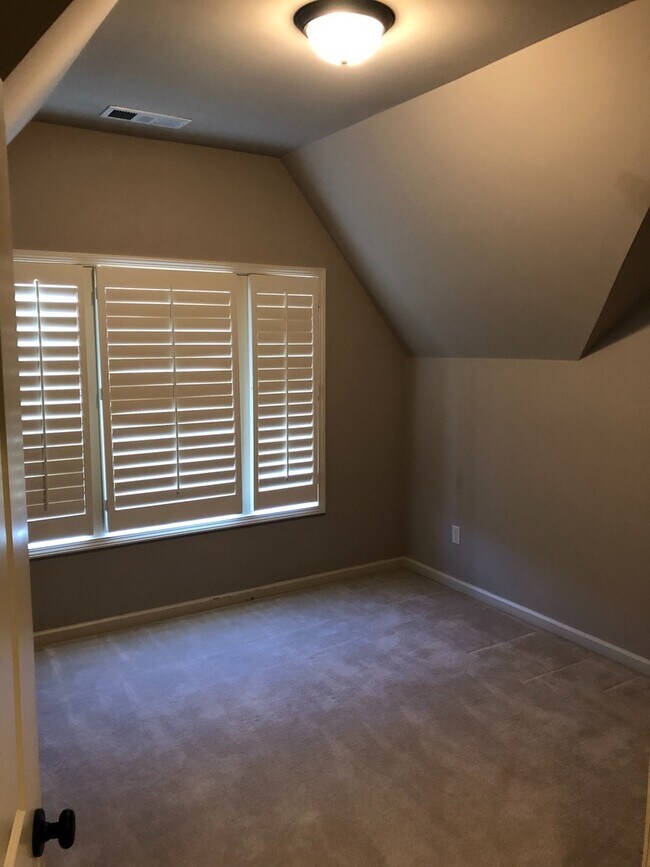 Building Photo - Townhome For Rent in Edenton Subdivision! ...