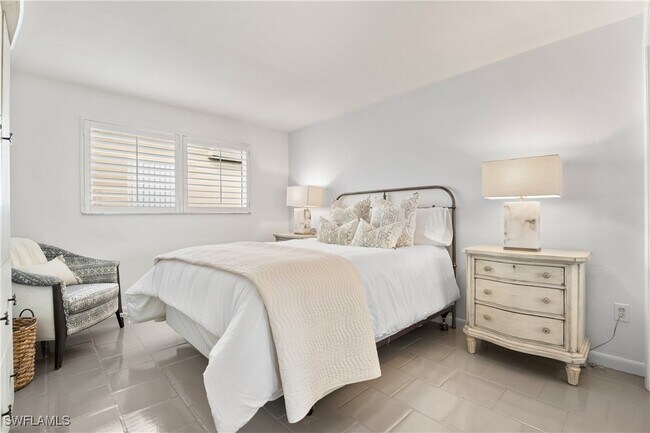 Building Photo - 3737 Crayton Rd