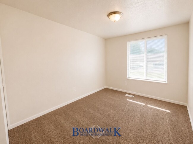 Building Photo - 3549 Colby Ave