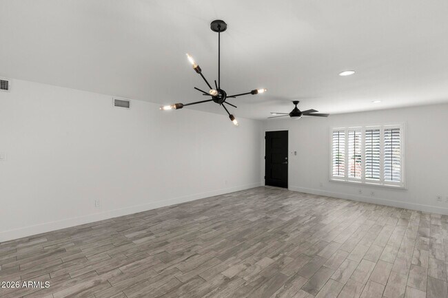 Building Photo - 8348 E Solano Dr