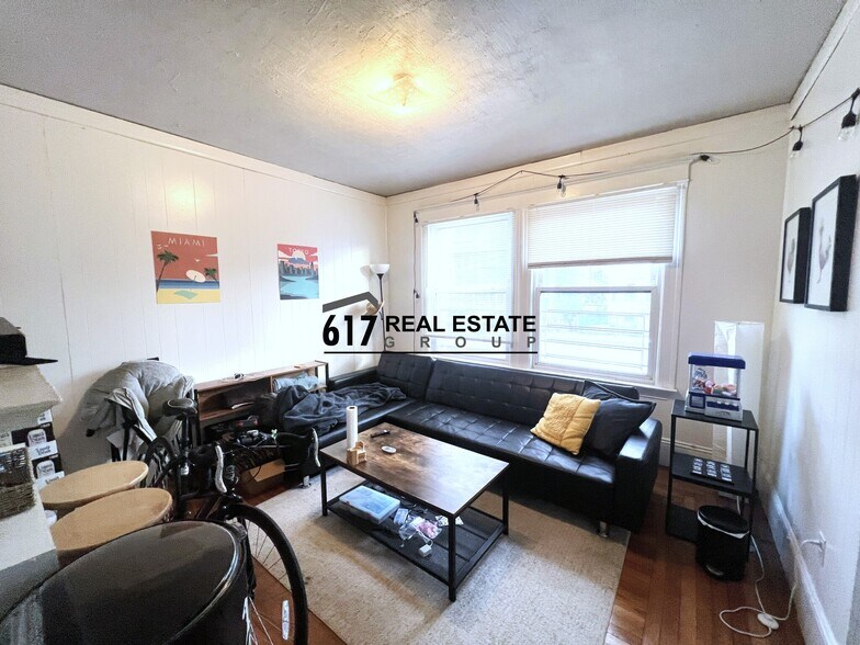 Building Photo - 14 Ashford St