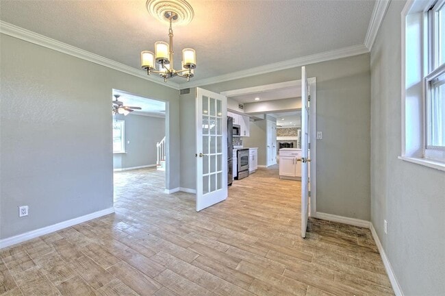Building Photo - 4711 W San Rafael St