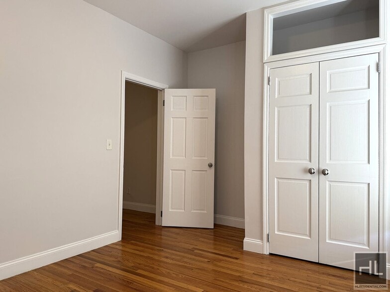 Building Photo - SENATOR STREET