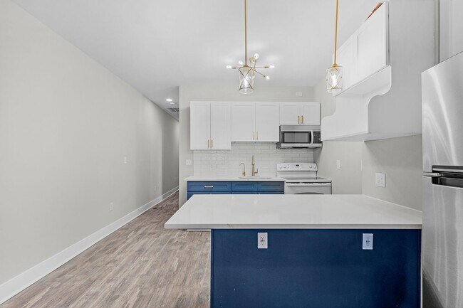 Building Photo - 100 S Bouldin St