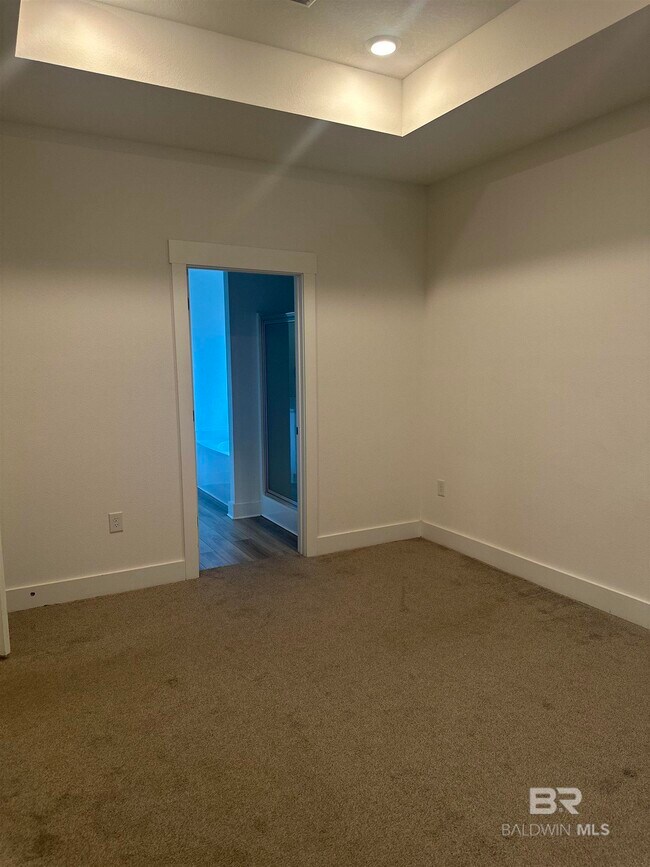 Building Photo - 16863 Fedora Dr