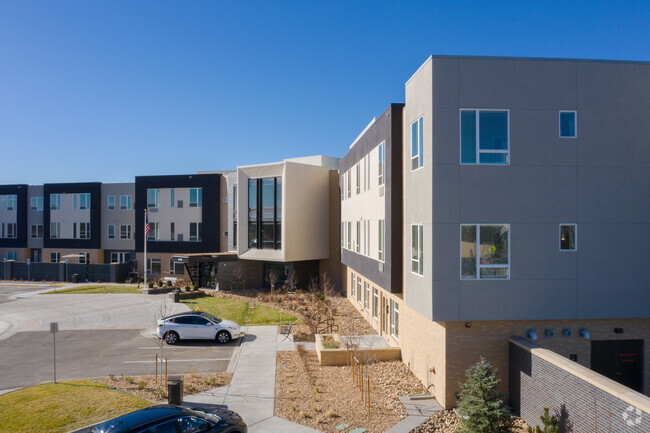 Building Photo - Modena Cherry Creek