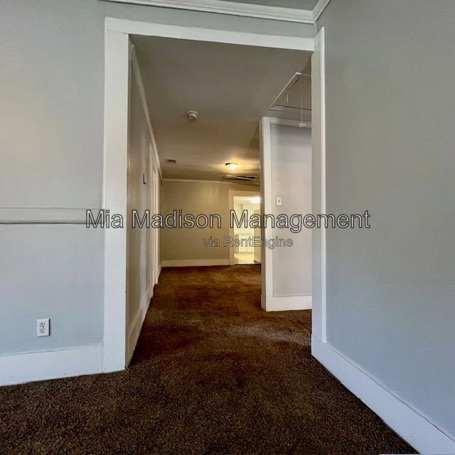 Building Photo - 211 W 59th St