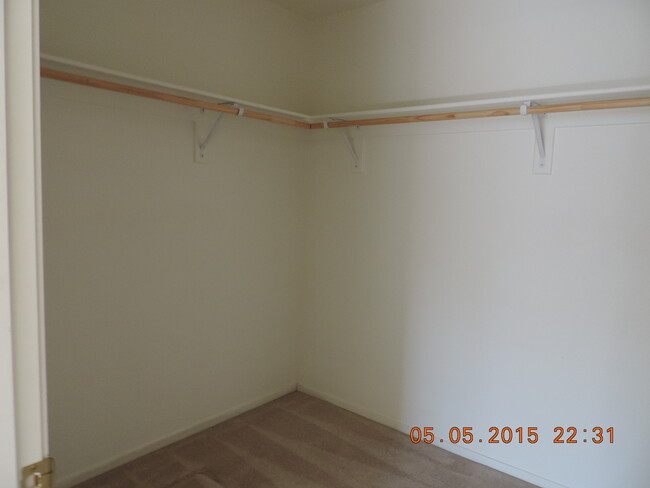 Building Photo - Fall St., Fernley