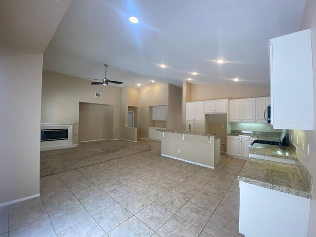 Building Photo - Single Story in Greer Ranch