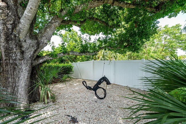 Building Photo - 17982 Tidewater Cir