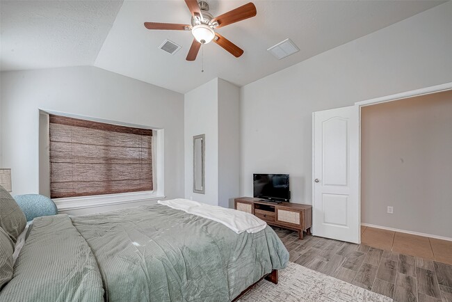 Building Photo - 18515 Bare Meadow Ln