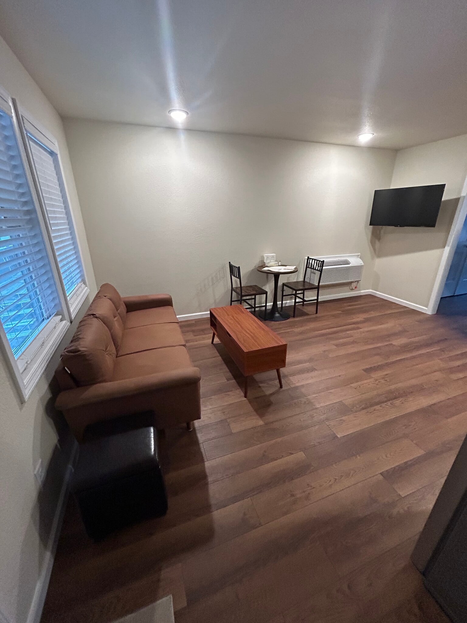 Building Photo - 595 Hambley Blvd