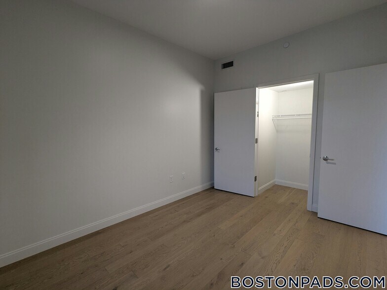 Building Photo - 55 Brighton Ave