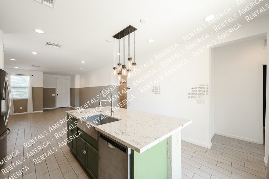 Building Photo - 33948 Beeblossom Trl
