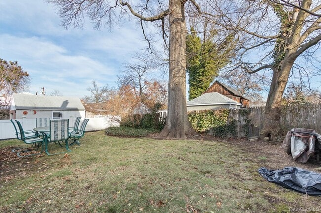 Building Photo - 57 Spring St