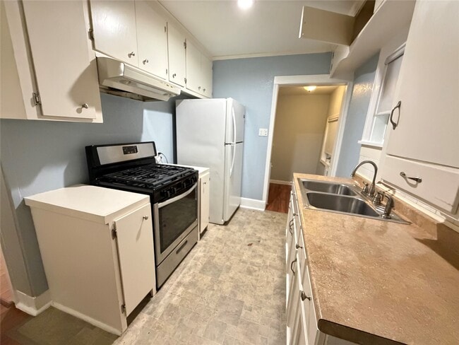 Building Photo - 5231 Leeland St